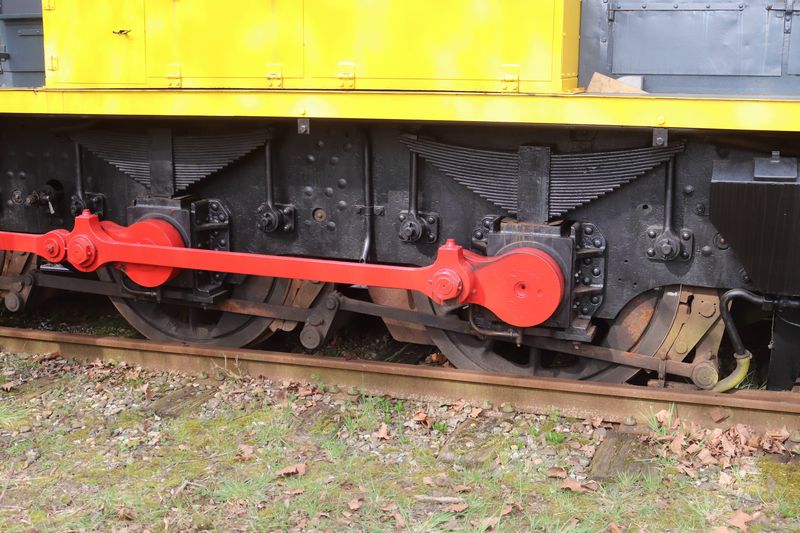 Museumlocomotief 605 van het Spoorwegmuseum herspoord door Incidentenbestrijders van ProRail